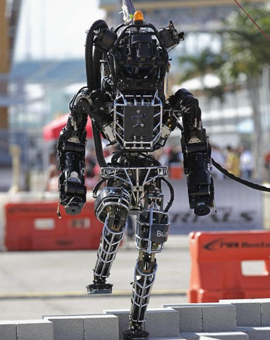 机器人也能走“梅花桩”